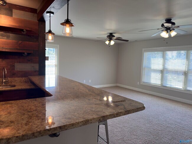 Building Photo - 2444 Bell Manor Dr SW