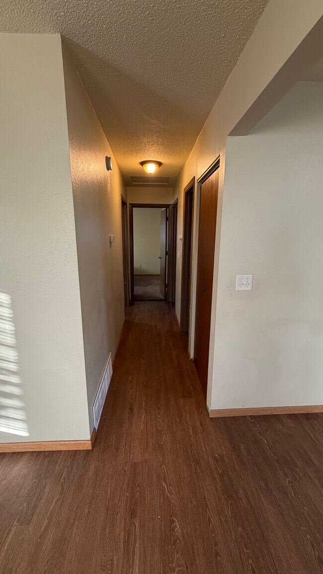 Building Photo - 1109 33rd Ave N