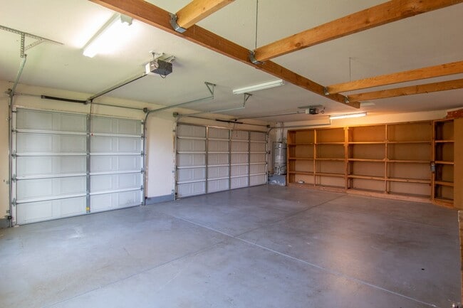 Building Photo - Country Home for Rent on Acreage | 3.5 Acres, 3 Car Garage, Deck, Pet Friendly