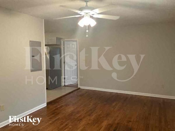 Building Photo - 6064 Blackhawk Trail SE