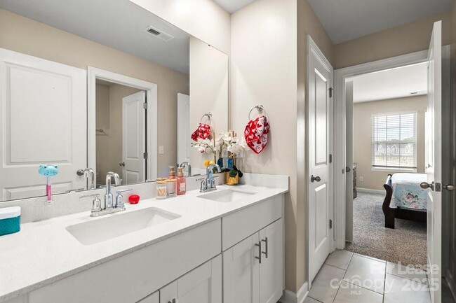Building Photo - 613 Cedar Knoll Cir