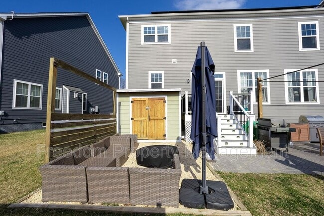 Building Photo - 2425 Morgans Point Dr