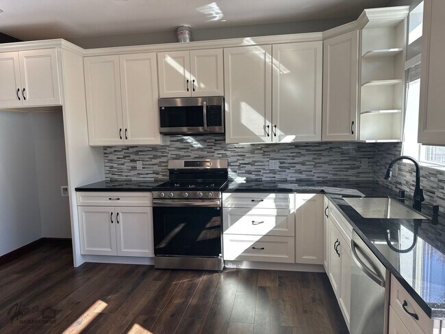 Building Photo - Homes Management - Beautiful Home for Rent...