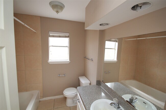 Building Photo - 7623 Alperton Dr