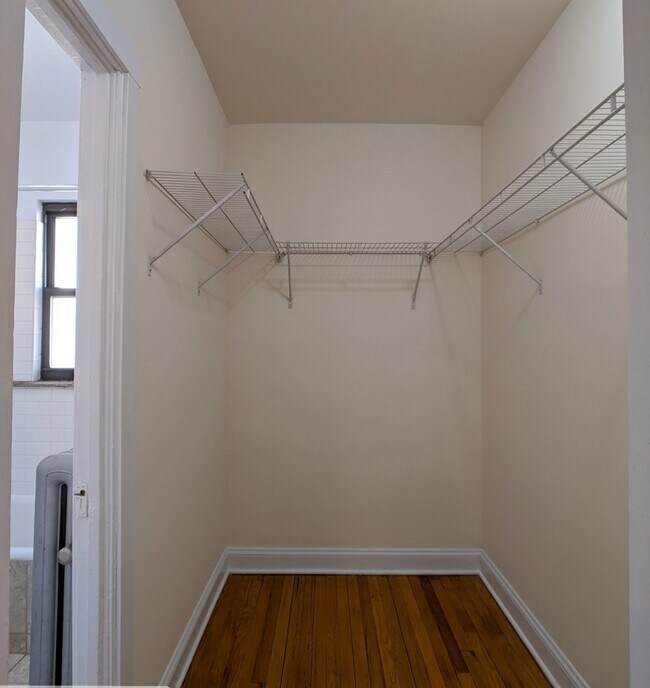 Building Photo - 2649 N Spaulding Ave