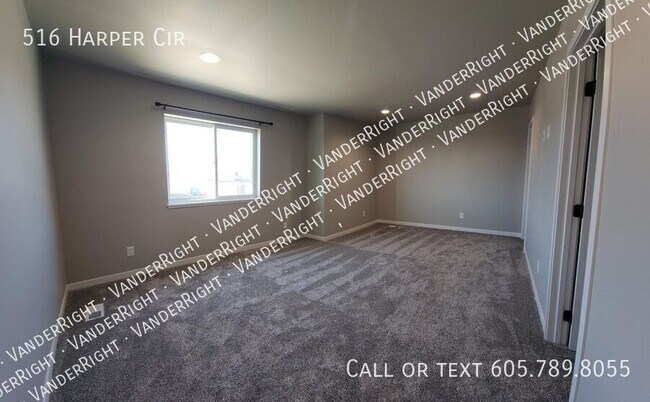 Building Photo - 516 Harper Cir