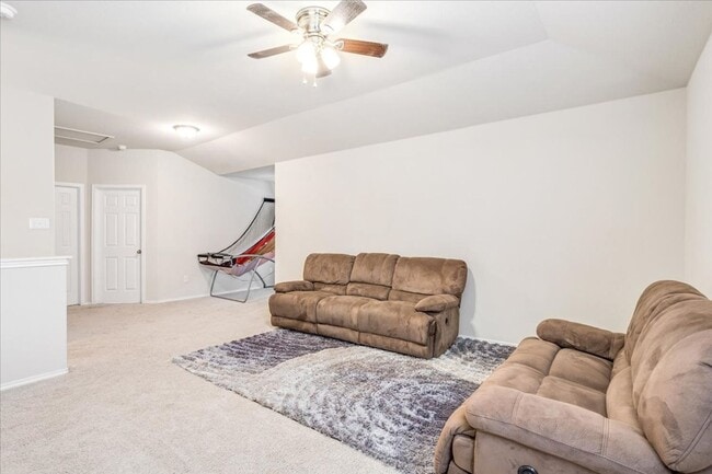 Building Photo - 4/2.5 in Midway ISD