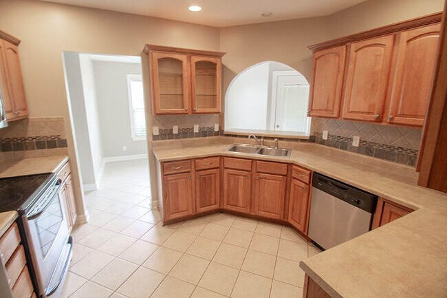 Building Photo - 7106 Stanwood Dr