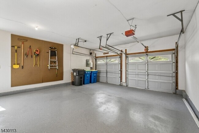 Building Photo - 11 Cottage Pl