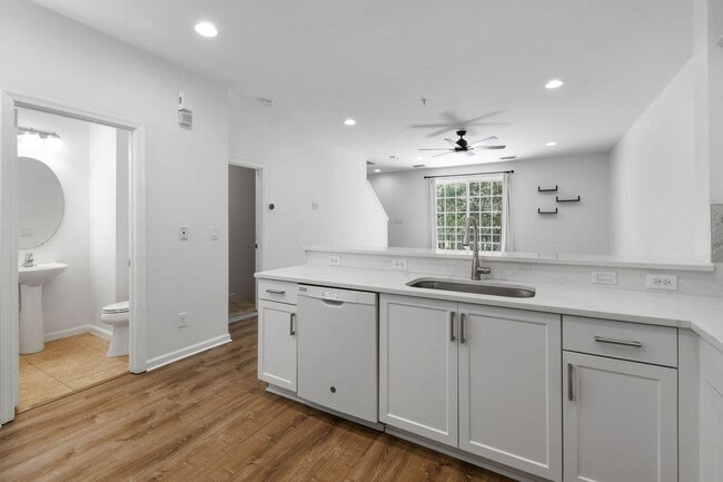 Building Photo - 276 Quarry Knoll Way
