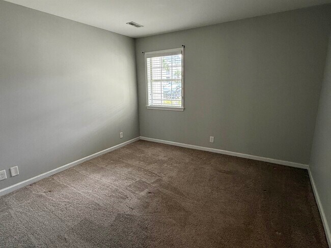 Building Photo - 653 Tupelo Ln