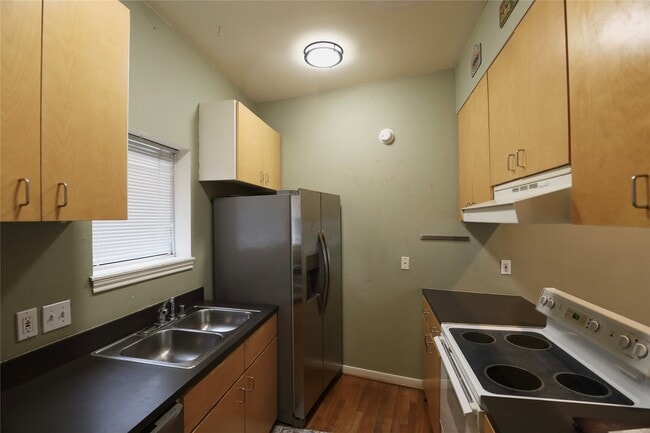 Building Photo - 404 Rosalie St