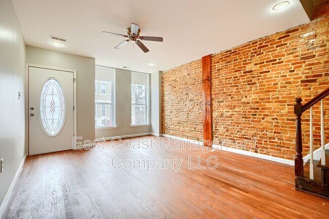 Building Photo - 2204 Ruskin Ave