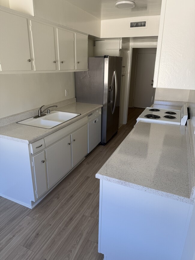 Building Photo - 4310 Ventura Canyon