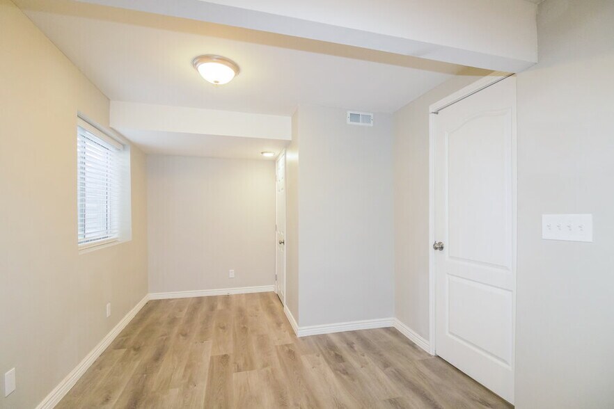 Building Photo - 6129 Crystal River Dr