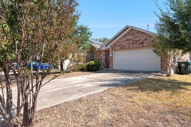 Building Photo - 208 Pecanwood S