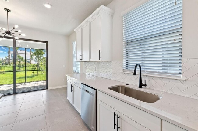 Building Photo - 4470 Waterside Dr