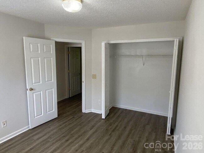 Building Photo - 3122 Periwinkle Ct