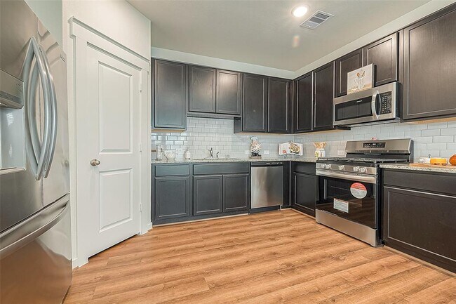 Building Photo - 7538 Coral Ter Dr