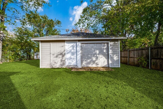 Building Photo - 723 Glen Rhea Dr