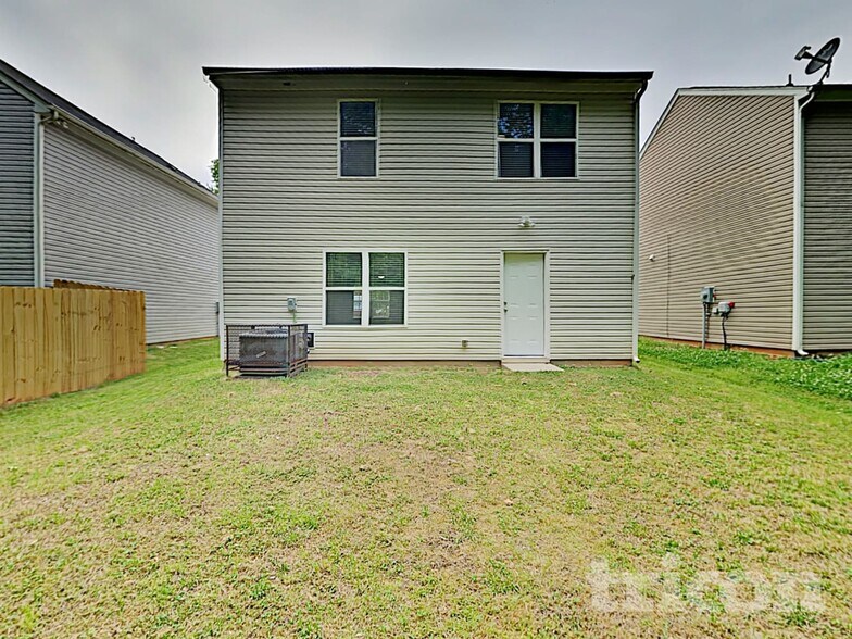 Building Photo - 4915 Magnasco Ln