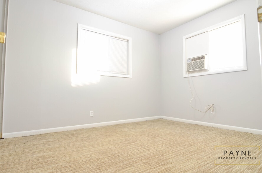 Building Photo - 4201 Rosemont Dr #1