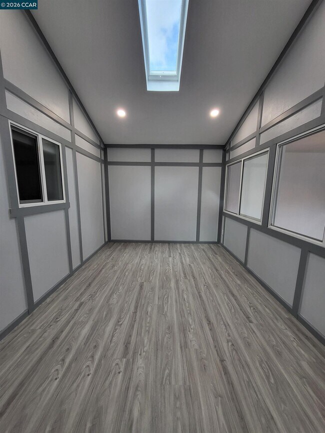 Building Photo - 4001 Mozart Dr