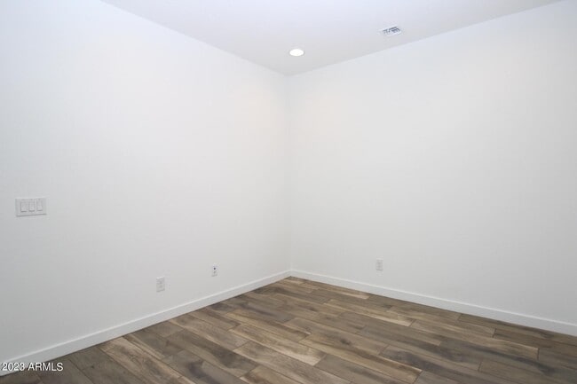 Building Photo - 17108 W Fallen Leaf Ln