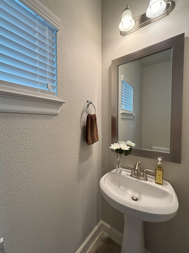 Building Photo - 9611 Knights Station Dr