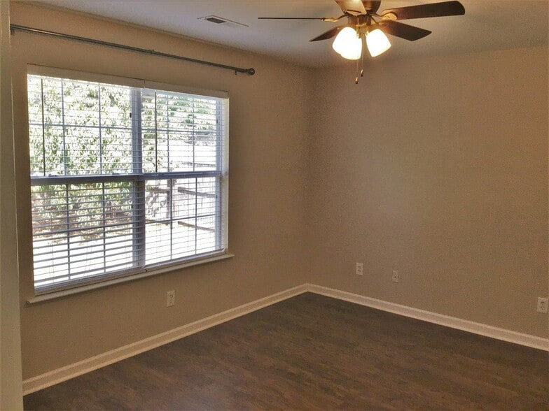 Building Photo - 3028 Misty Ridge Ln