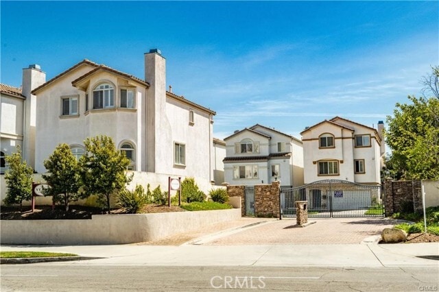 Building Photo - 2528 Plaza del Amo