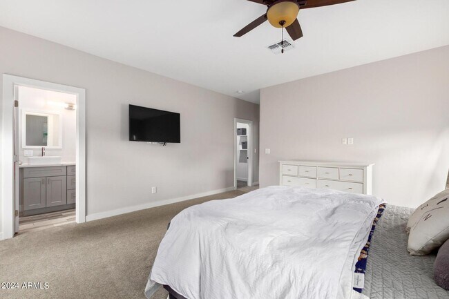 Building Photo - 2647 E Contention Mine Rd