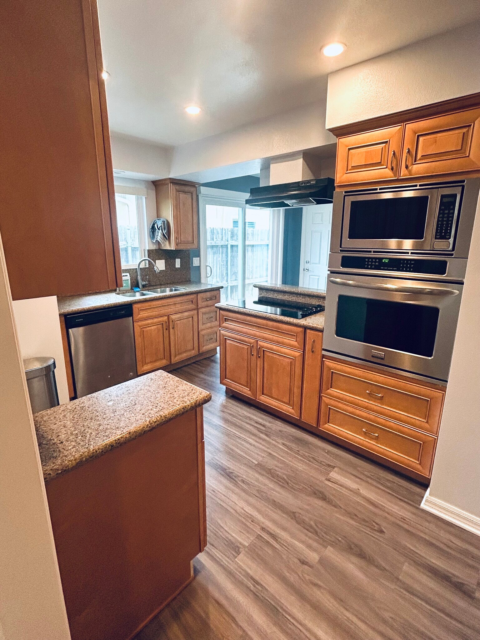 Kitchen - 24433 Park St