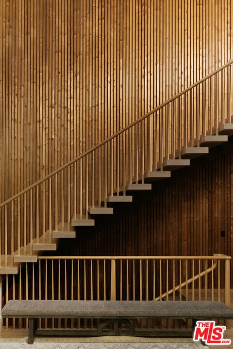 Building Photo - 5287 Round Meadow Rd