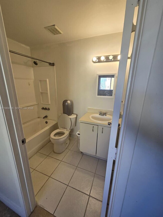 Building Photo - 8250 SW 149th Ct