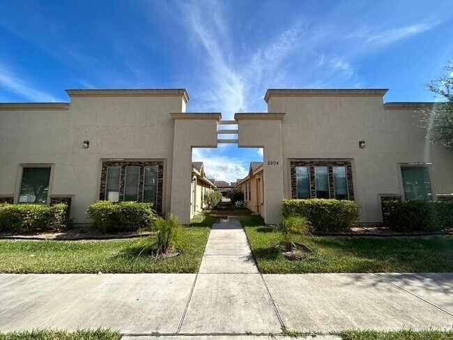 Primary Photo - 2120 Taxco Ct