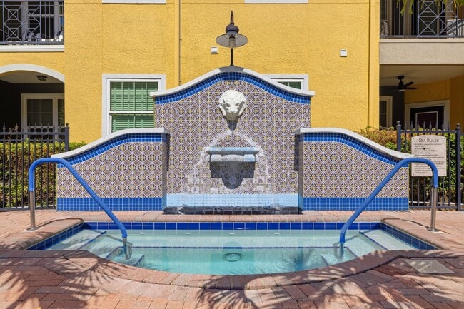 Building Photo - 1810 E Palm Ave