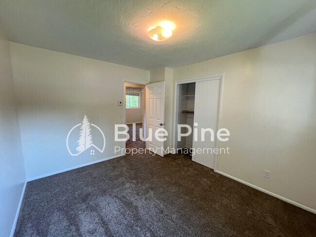 Building Photo - 2409 Briarcliff Ave