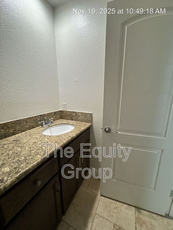 Building Photo - 4909 W Leighson Ave