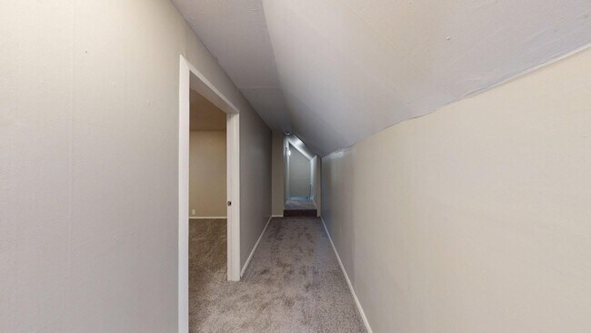 Building Photo - Cudell/West Blvd neighborhood; 4 bedroom/1 bath single family house for rent!