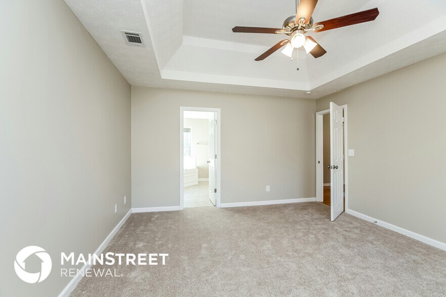 Building Photo - 3120 Lake Port Dr SW