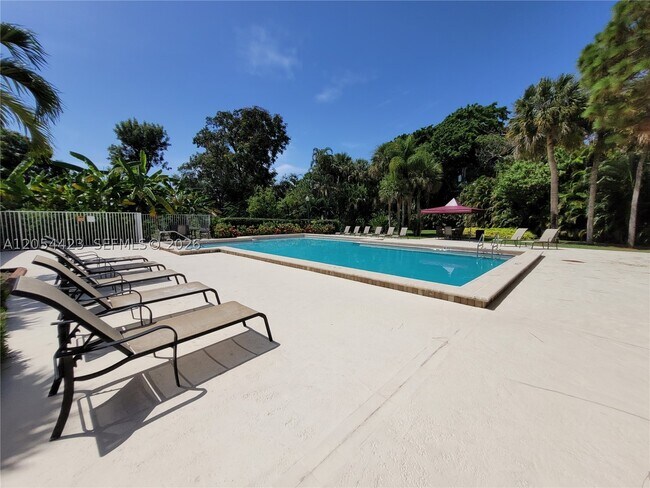 Building Photo - 7523 Greenlake Dr