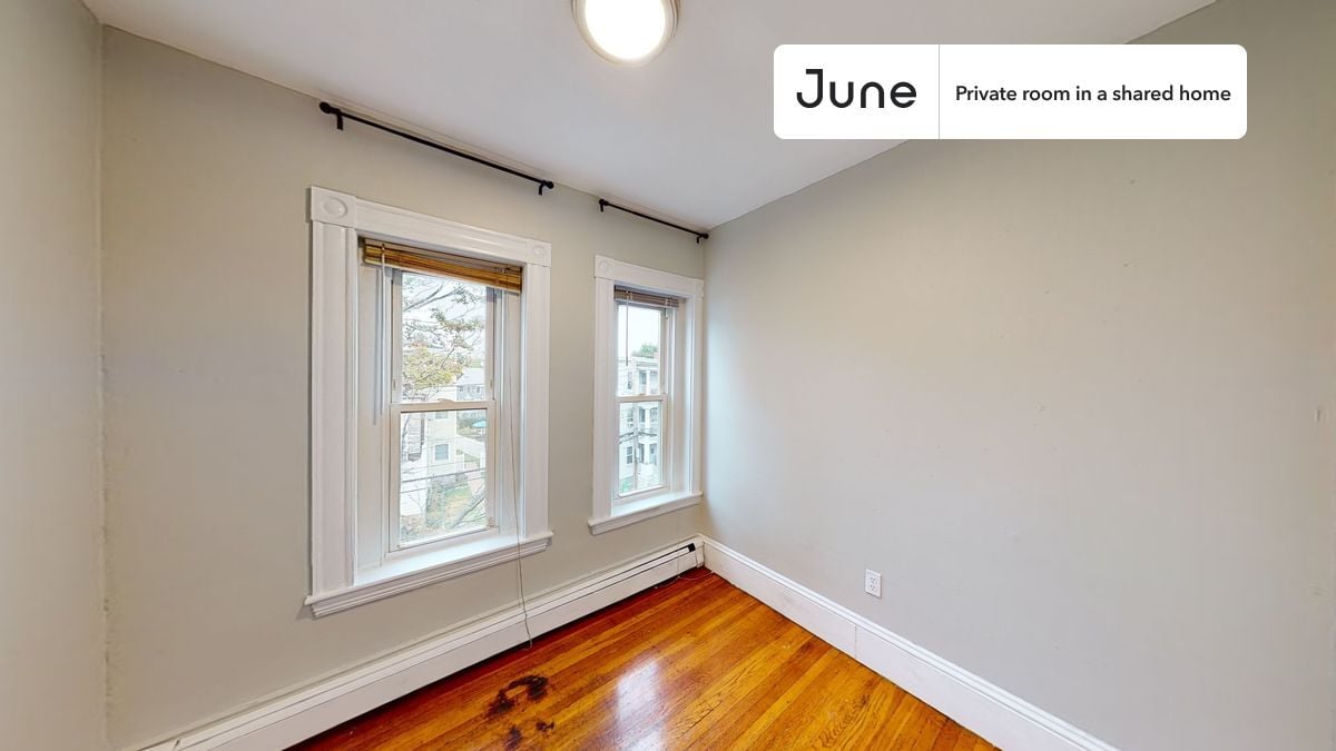 Building Photo - Room in Shared 4 bed/2 bath home in Allston