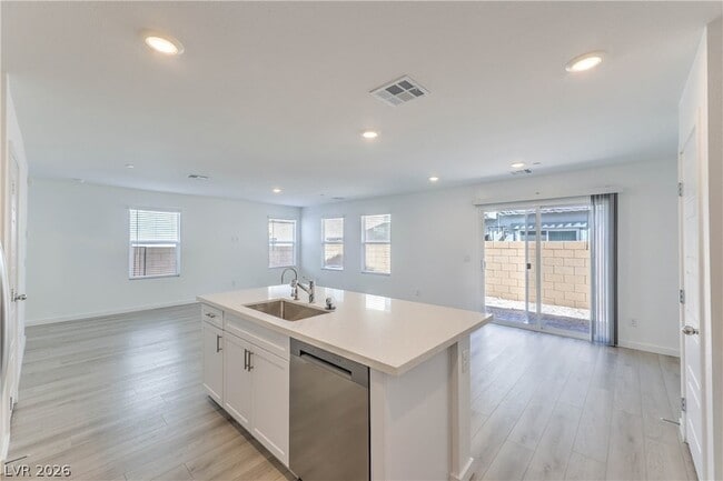 Building Photo - 772 Fallen Phoenix St