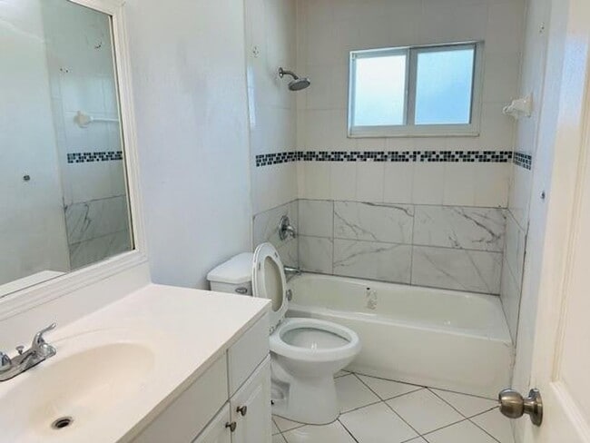 Building Photo - 3421 Helena Dr