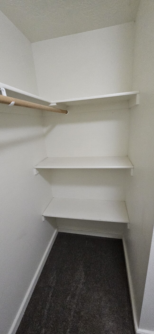 Building Photo - 400 Par Ave