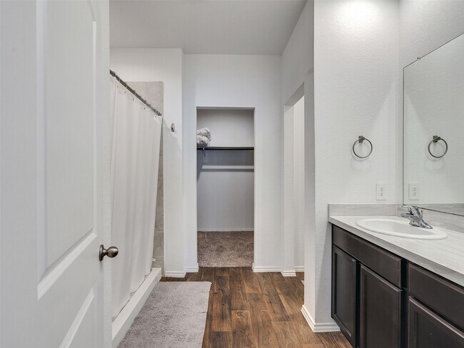 Building Photo - 14744 Hazel Br Dr