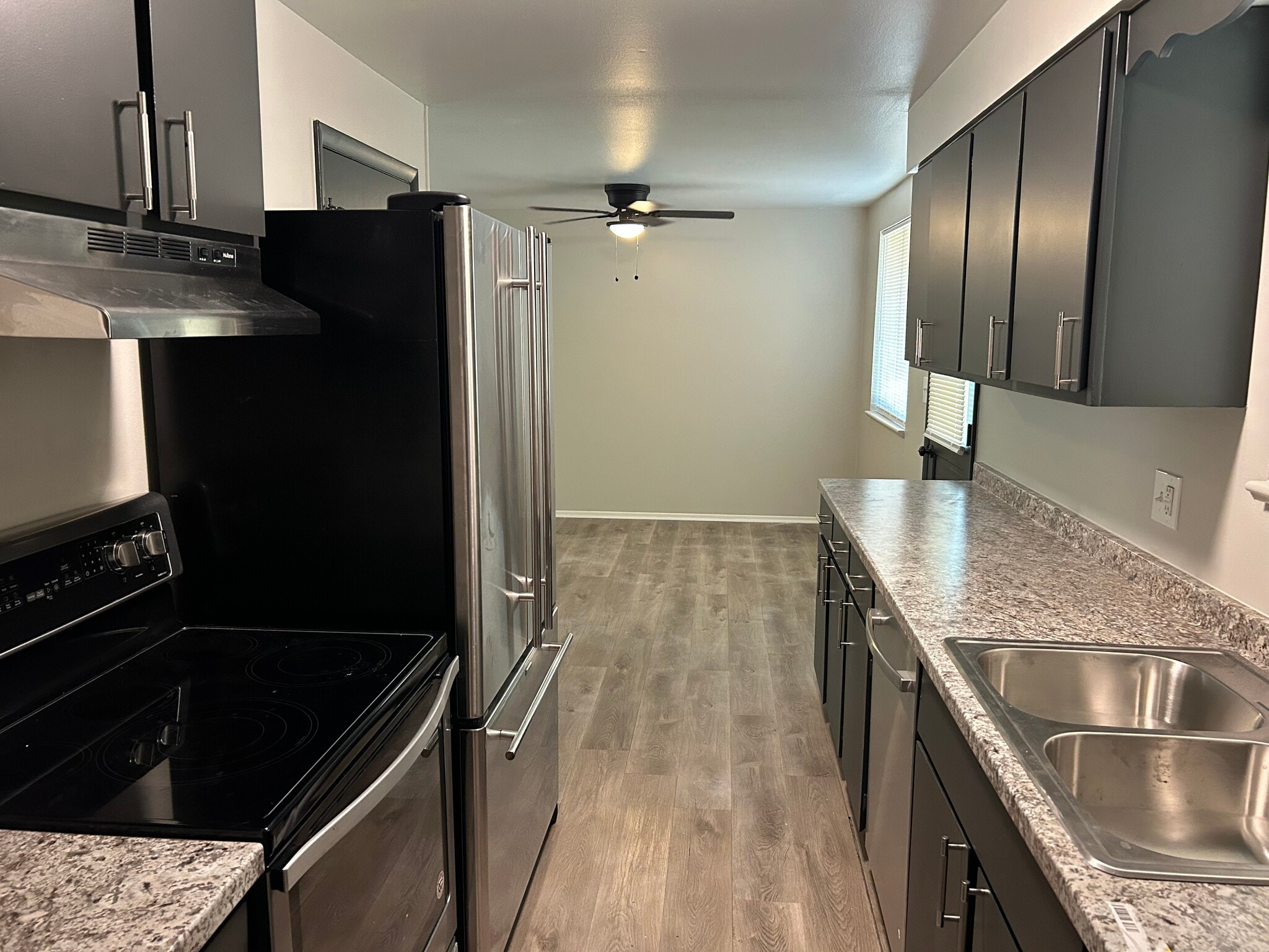 Building Photo - 1292 Moore St