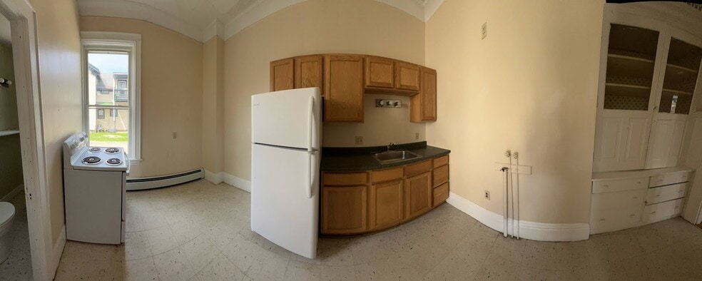 Building Photo - 24 Loomis St