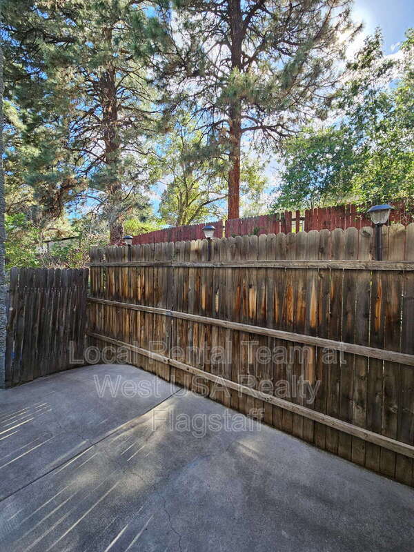 Building Photo - 6315 St Nicholas Cir